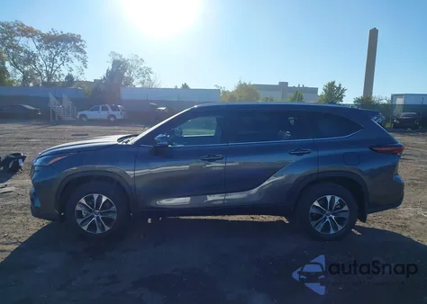 2025 Toyota Highlander Xle from USA, damaged, VIN 5TDKDRBH8SS590565